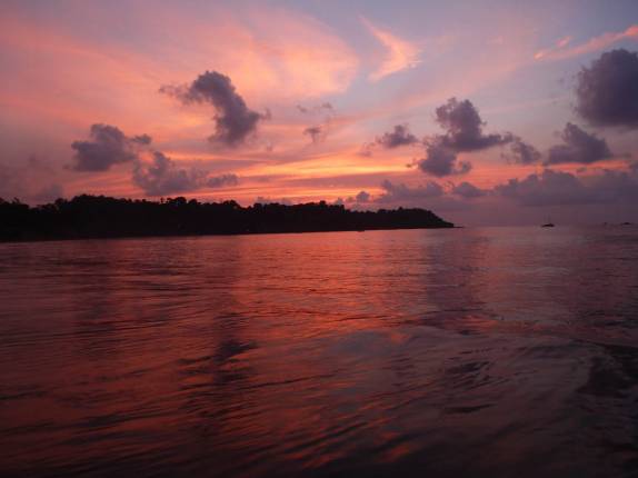 Um magnífico entardecer em Bahía Drake, na Península de Osa, no sul da Costa Rica